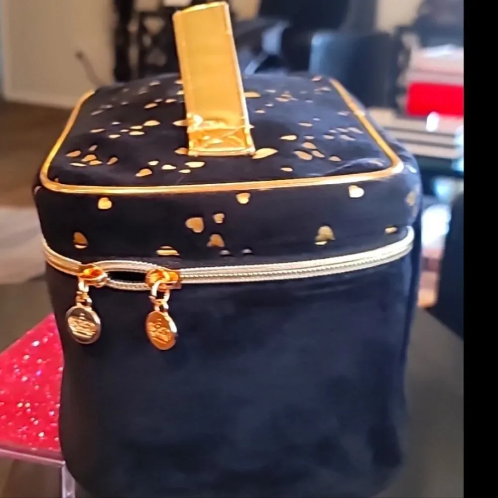 Juicy‎ Couture Gold Logo & Hearts Makeup Carrying Case